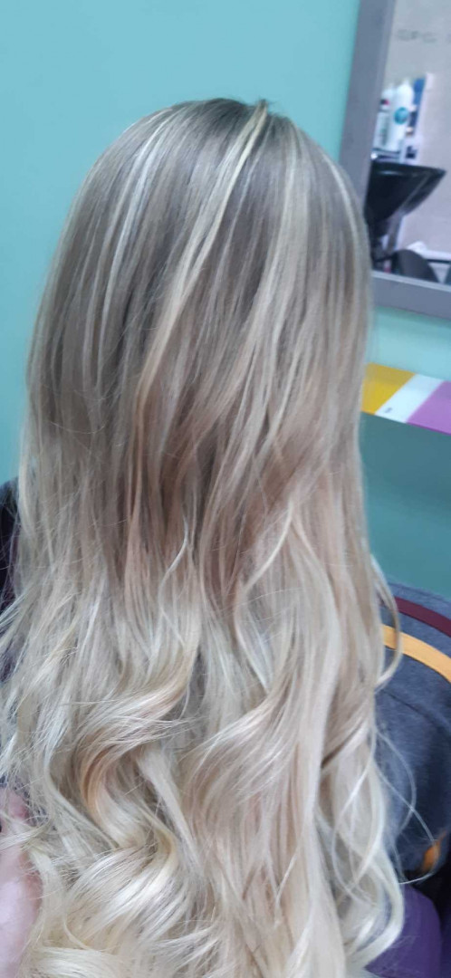 Estetik & Hairstilyst studio F #beograd Farbanje kose Balayage / Ombre + preliv / blanš - ekstra duga kosa