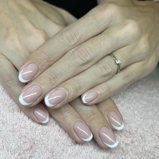 Bibi beauty centar #beograd Ojačavanje noktiju Ojačavanje prirodnih noktiju gelom