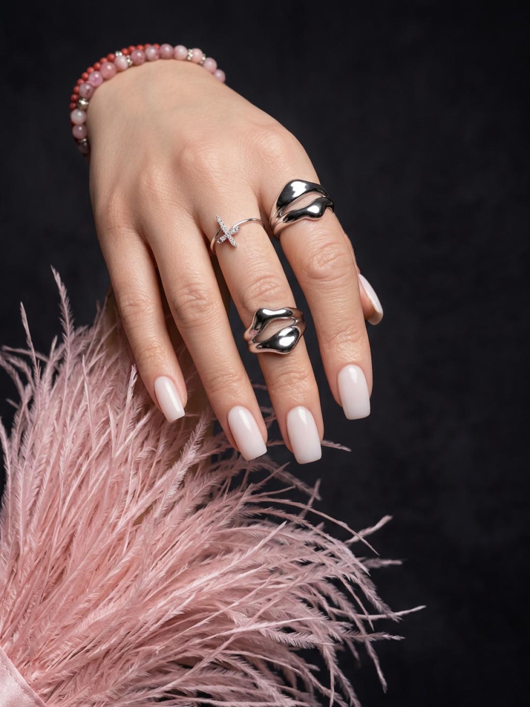 KOREKCIJA NOKTIJU (Naš rad) M dužina - aBeauty Salon Lepote, Beograd Korekcija noktiju Nokti Korekcija noktiju, Beograd, Vračar, Čubura, Crveni krst