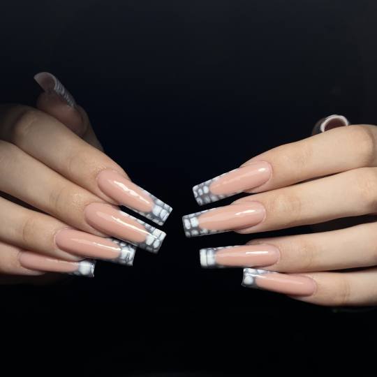 Beautopia #beograd Izlivanje noktiju Izlivanje noktiju gelom - L dužina