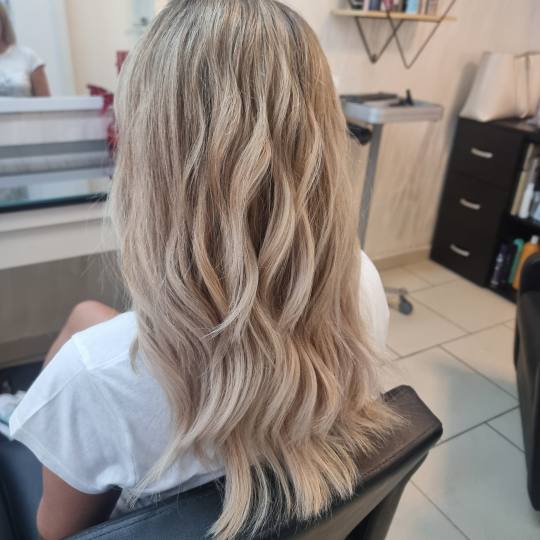 Studio Slavica - Cale #krusevac Feniranje i stilizovanje Feniranje na talase - duga kosa
