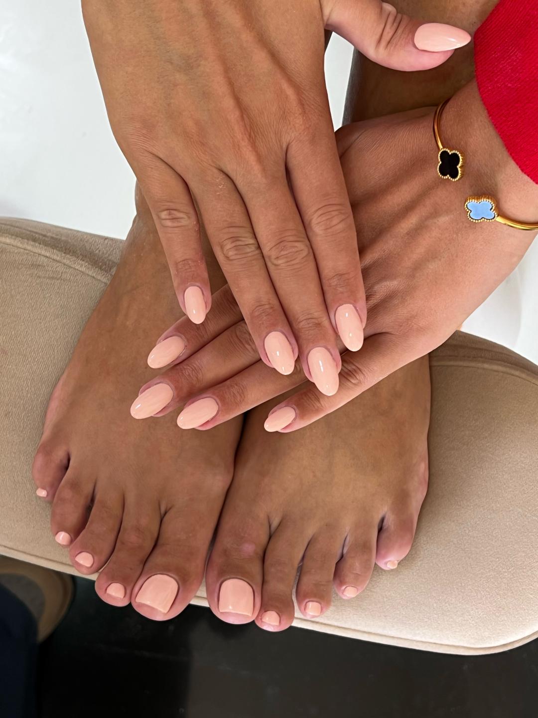 Estetski pedikir + gel lak - Beauty Lounge - Belville, Beograd Estetski pedikir Nokti Estetski pedikir, Beograd, Novi Beograd blokovi, Belville, Savski kej