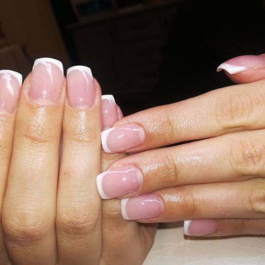 Estetic star by Maya #beograd Ojačavanje noktiju ojacavanje prirodnih noktiju gelom+frenc Ojačavan