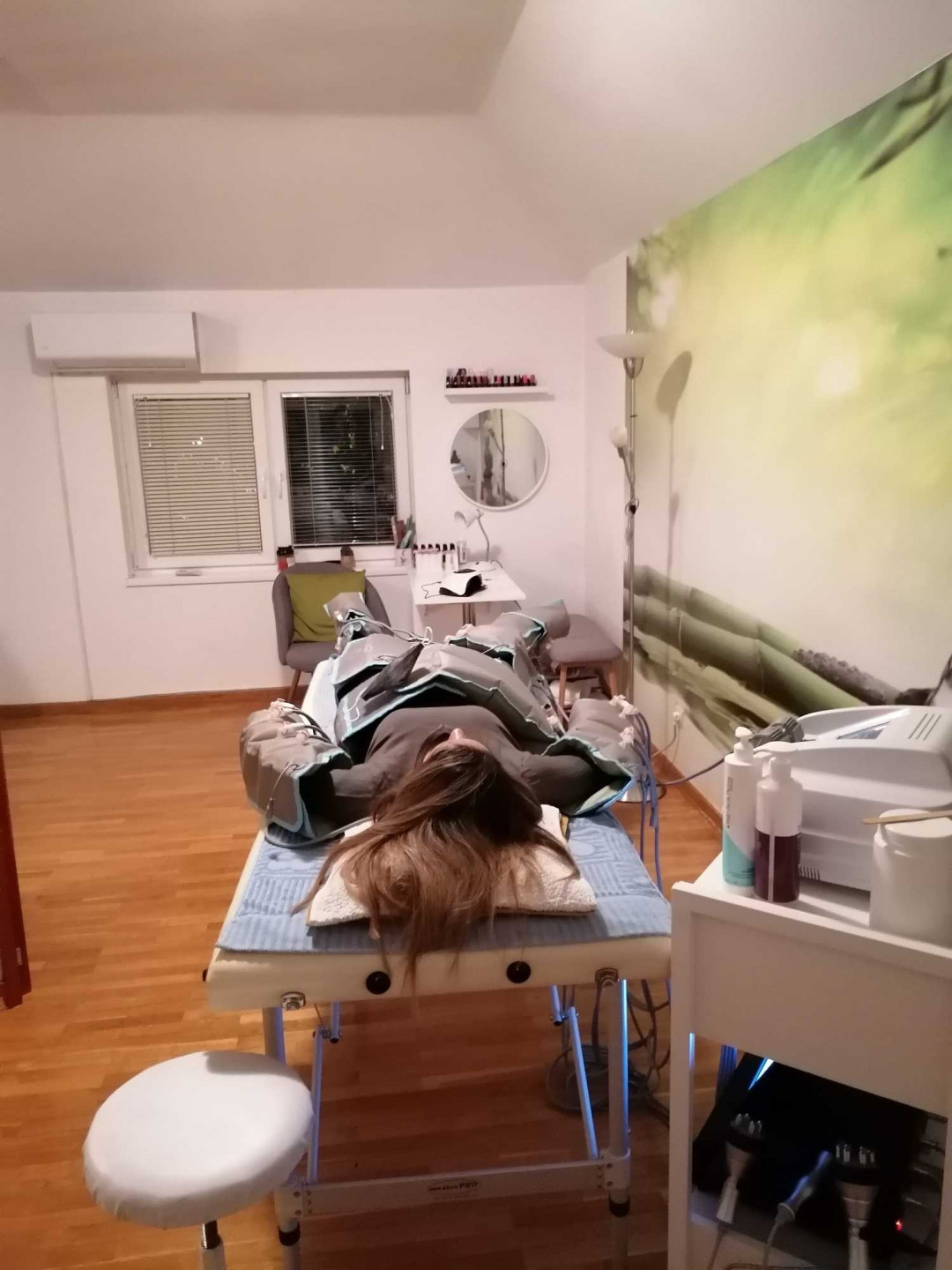 Studio joge i lepote Jelena Bilcar #beograd Anticelulit masaža Presoterapija - 45 minuta