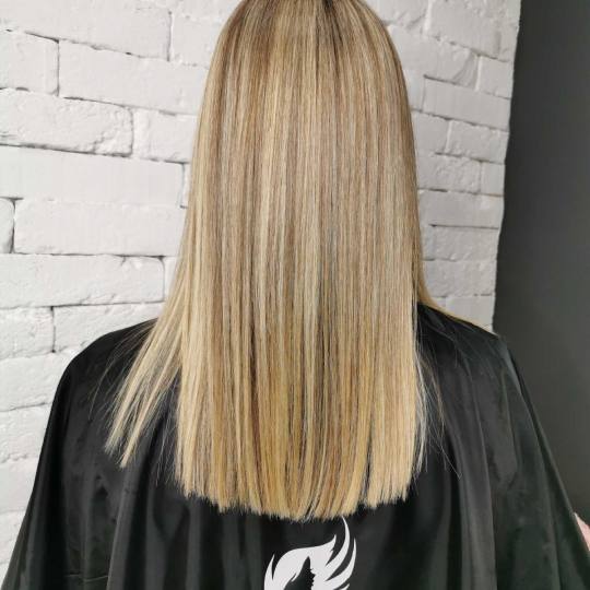 Express Beauty #beograd Pramenovi Pramenovi na foliju + feniranje - kosa srednje dužine