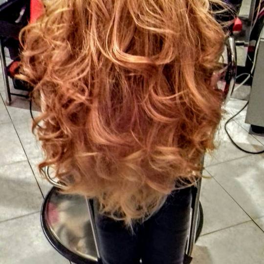 Uniseks studio #beograd Farbnje cele duzine sa Revlonom i feniranje na lokne.