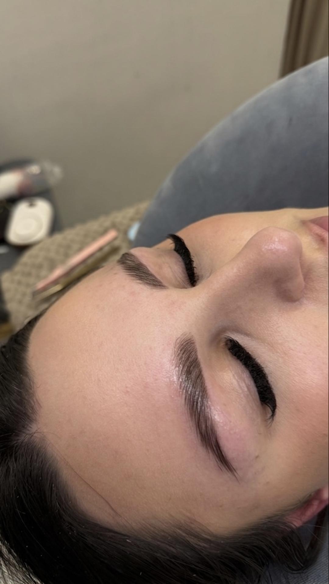Brow lift+boja+čupanje obrva - MV Studio, Beograd Nega i ojačavanje kose Frizerski saloni Nega i ojačavanje kose, Beograd, Vračar, Čubura, Crveni krst