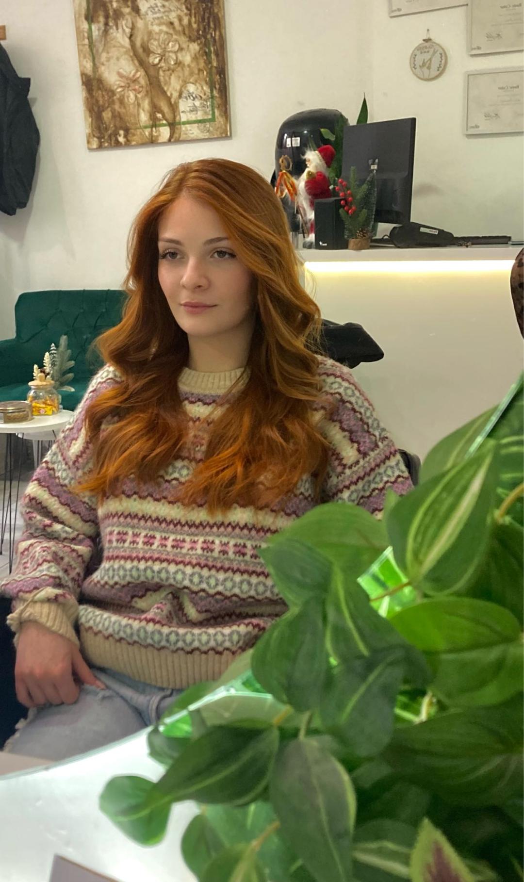 Atelje Glossy Hair #beograd Feniranje i stilizovanje Feniranje na ravno / lokne - duga kosa