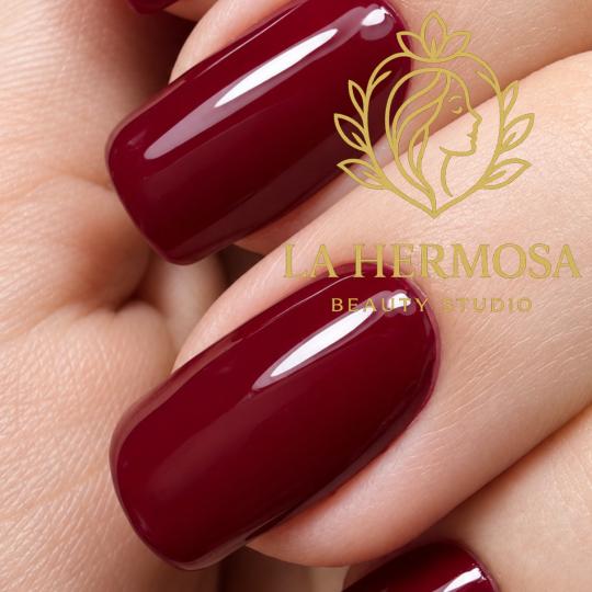 La Hermosa Beauty Studio #beograd Manikir Rubber baza - srednji nokti Nokti