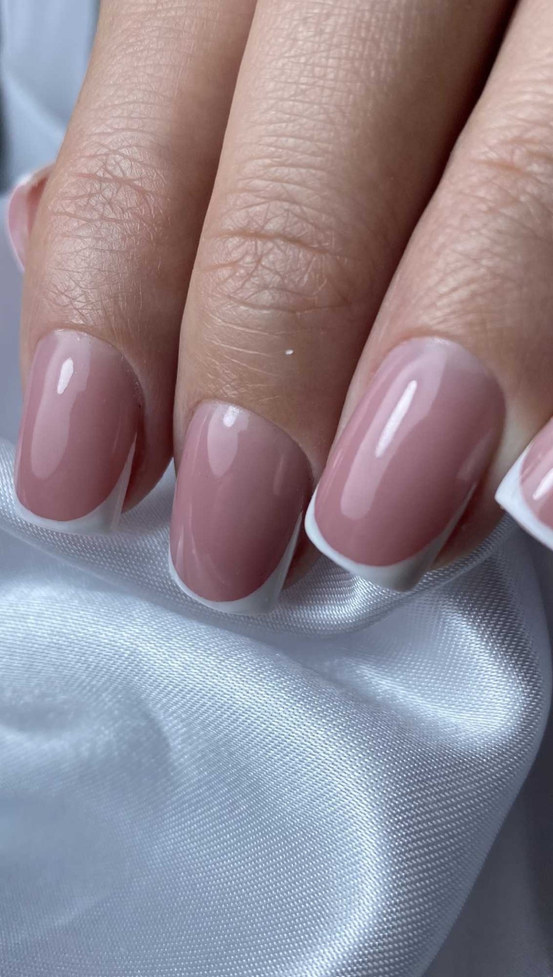Ashanti Beauty Salon & Academy #beograd Ojačavanje noktiju Ojačavanje prirodnih noktiju gelom - french