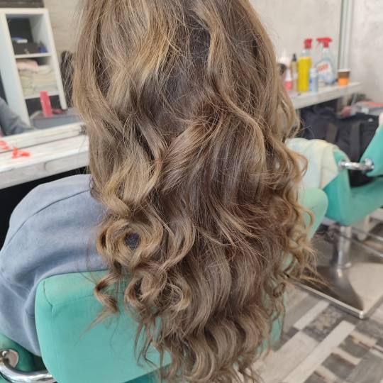 Lila Ly Beauty Studio #beograd Farbanje kose Farbanje cele dužine - duga kosa