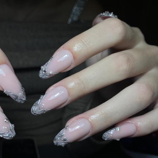 Beautopia #beograd Korekcija noktiju Korekcija gela - M dužina