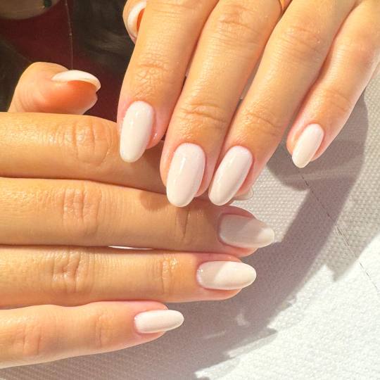 aBeauty Salon Lepote #beograd Manikir Ruski manikir + gel lak Dobrodošli u aBeauty Vračar, Vaš om