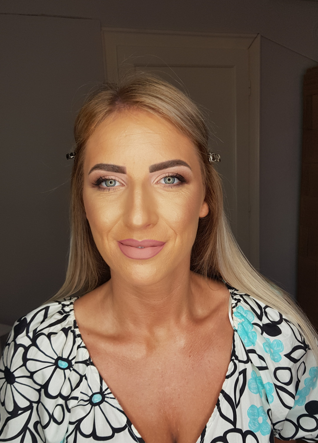 Ena beauty studio #nis Make-up / šminkanje Profesionalno šminkanje - bez veštačkih trepavica
