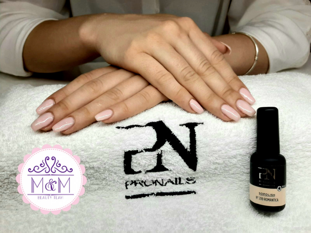 M&M Beauty Team #beograd Korekcija noktiju