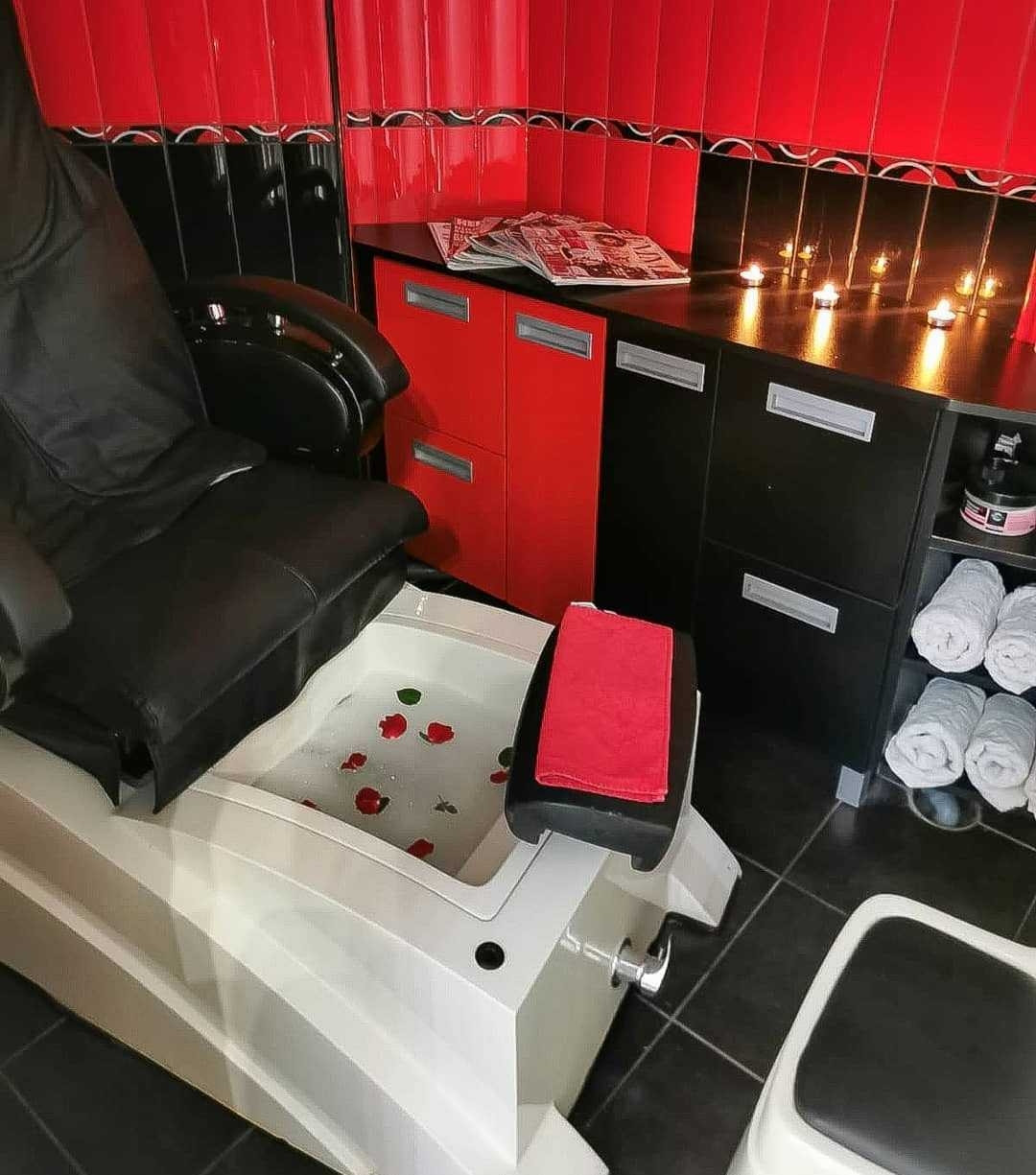 Grossi cosmetic #beograd Estetski pedikir