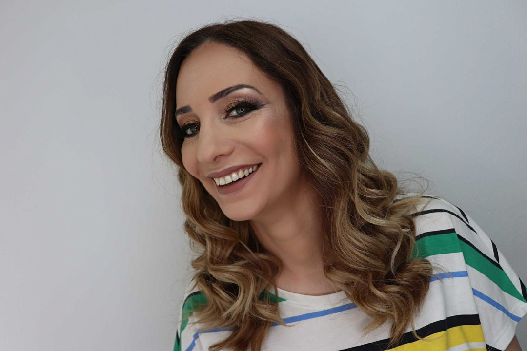 Profesionalno šminkanje + peglanje / lokne (podrazumeva dolazak sa čistom kosom) - M Studio 0303, Novi Sad Make-up / šminkanje Lice Make-up / šminkanje, Novi Sad, Sajmište, Detelinara, Banatić