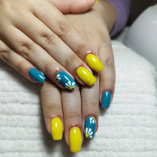 Studio Diva Lux #nis Ojačavanje noktiju Ojačavanje noktiju S dužina korekcija