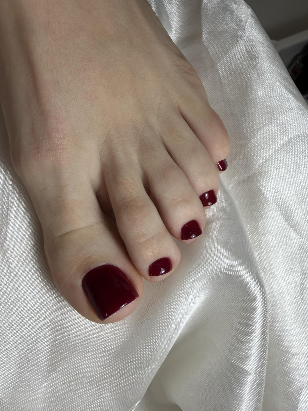 Ruski pedikir + rubber baza - La Hermosa Beauty Studio, Beograd Estetski pedikir Nokti Estetski pedikir, Beograd, Novi Beograd Ušće, Sava Centar