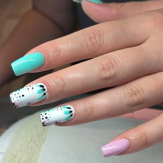 Bibi beauty centar #beograd Ukrašavanje noktiju Izlivanje noktiju + nail art BiBi #izlivanje + nail