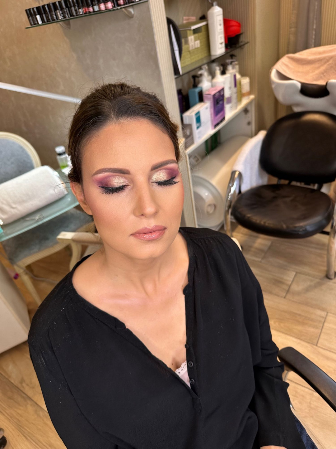 Bibi beauty centar #beograd Make-up / šminkanje Profesionalno šminkanje + veštačke trepavice + svečana frizura