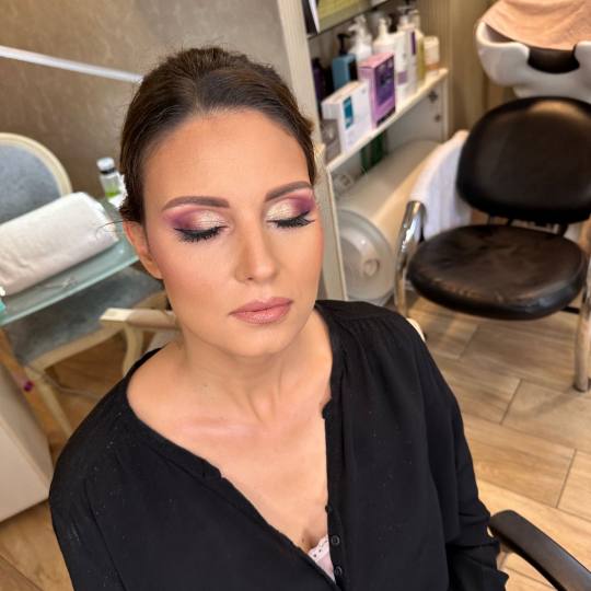 Bibi beauty centar #beograd Make-up / šminkanje Profesionalno šminkanje + veštačke trepavice + s