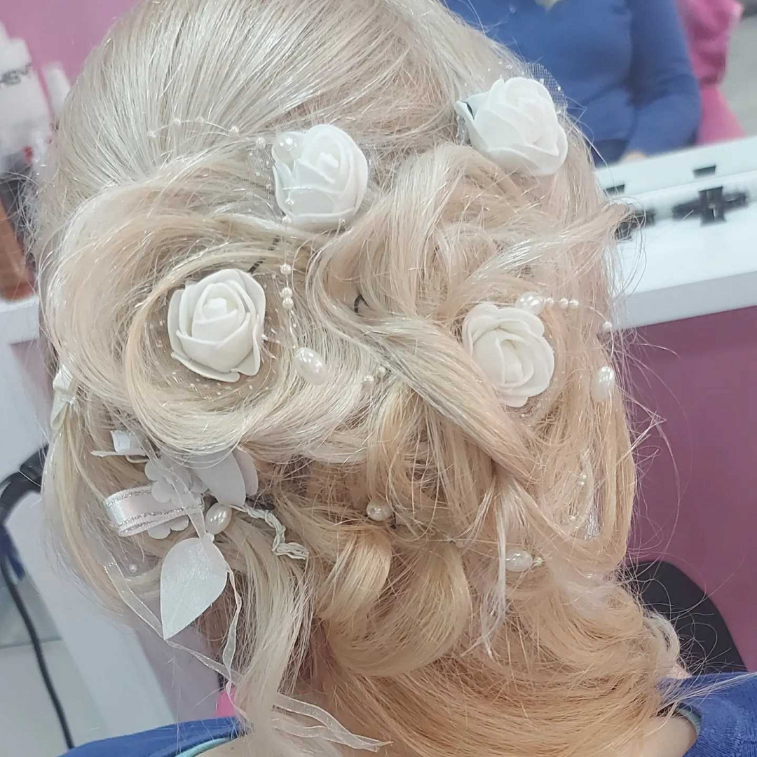Andrijana #beograd Pletenice, kike, punđe Punđa - složena