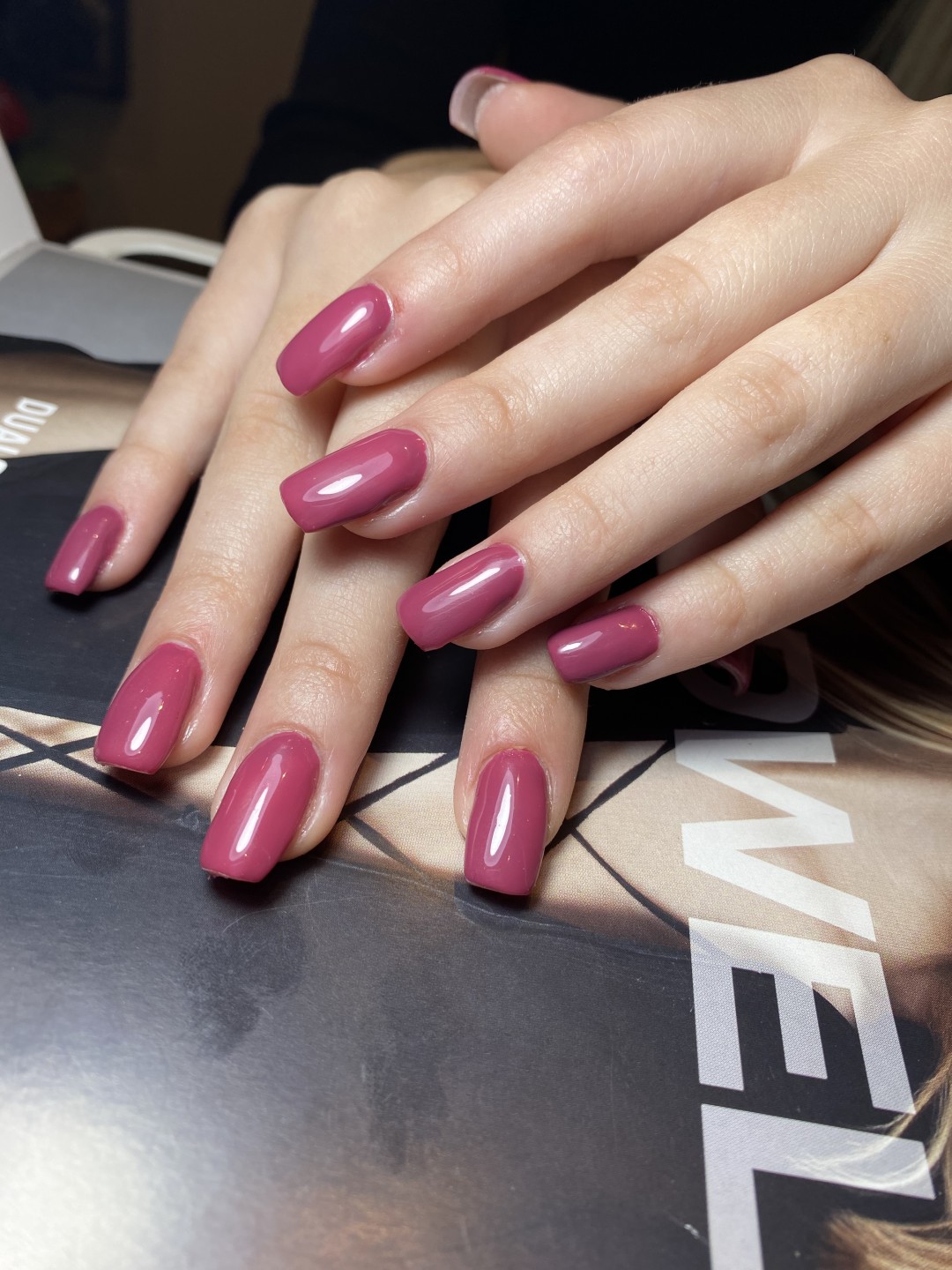 Fascino Beauty room and Concept store #beograd Manikir Ojačavanje noktiju gelom