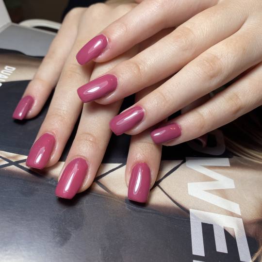 Fascino Beauty room and Concept store #beograd Manikir Ojačavanje noktiju gelom