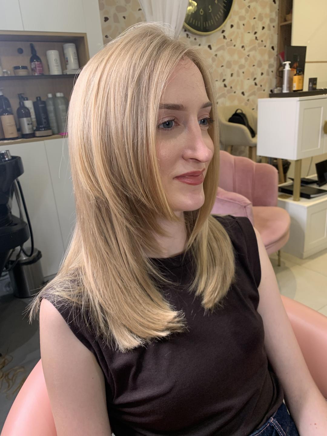 Žensko šišanje + feniranje - duga kosa - Beauty Industry Women1, Beograd Žensko šišanje Frizerski saloni Žensko šišanje, Beograd, Vračar, Čubura, Crveni krst