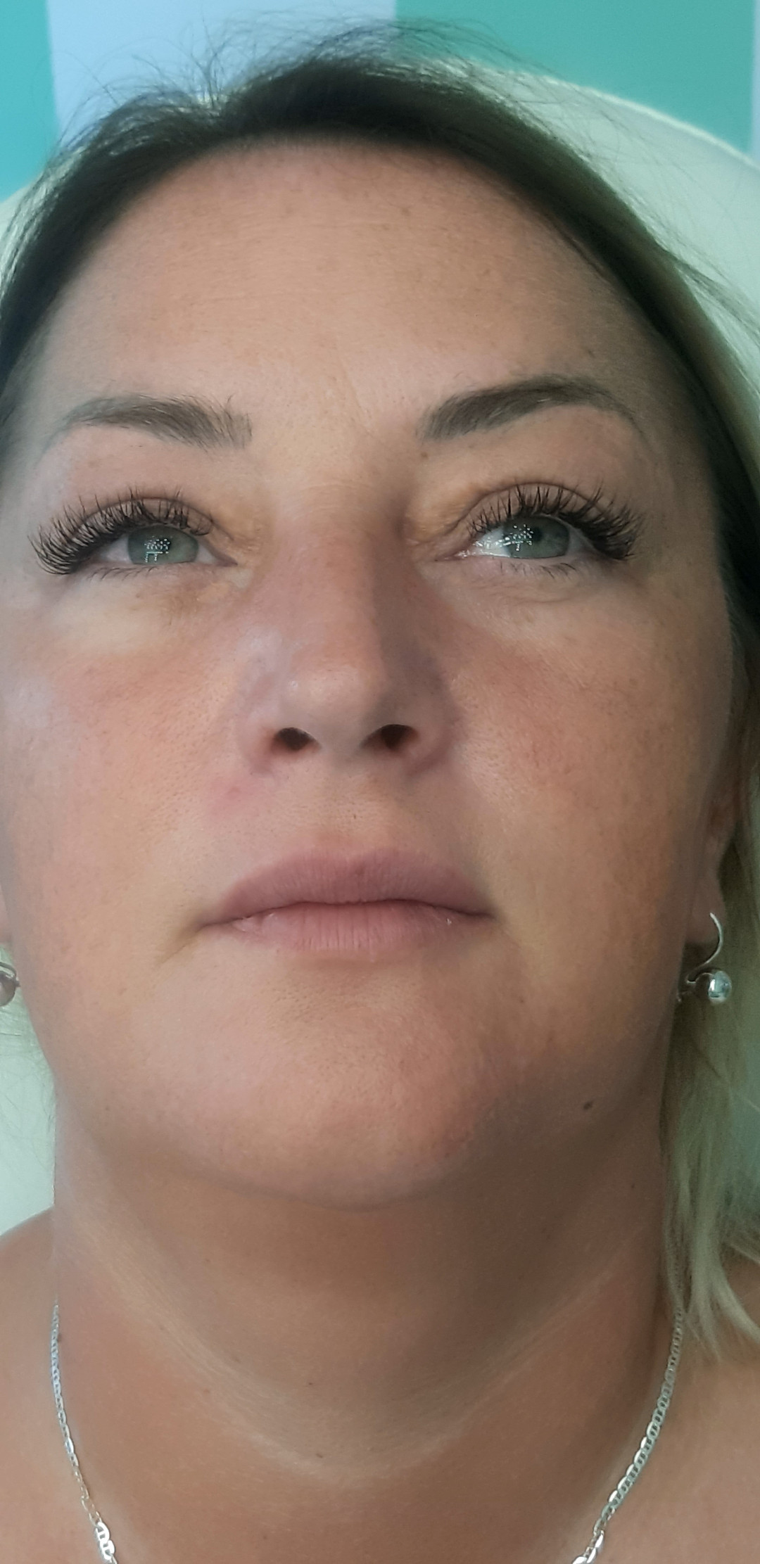 Albina Unisex Studio Lepote #temerin Nadogradnja trepavica Nadogradnja svilenih trepavica - 1 na 1 + oblikovanje obrva GRATIS