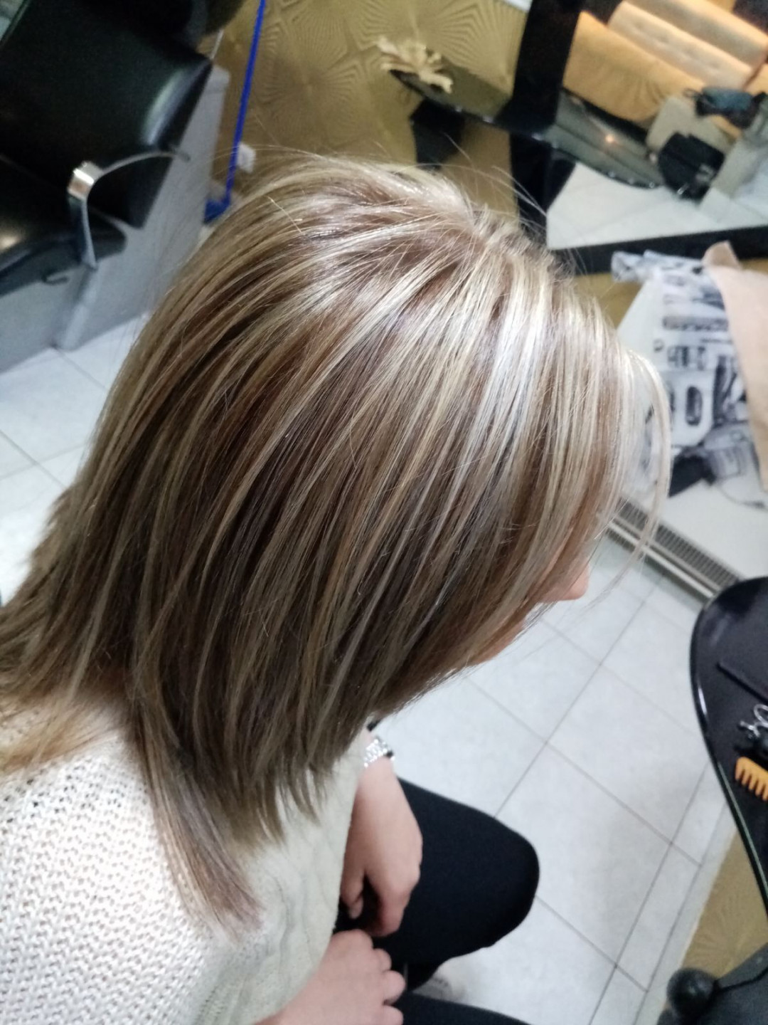 Sani 2021 #beograd Pramenovi Pramenovi na foliju + preliv - kosa srednje dužine