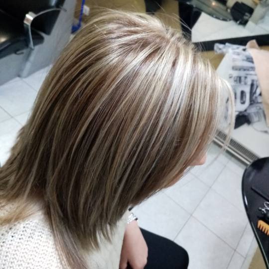 Sani 2021 #beograd Pramenovi Pramenovi na foliju + preliv - kosa srednje dužine