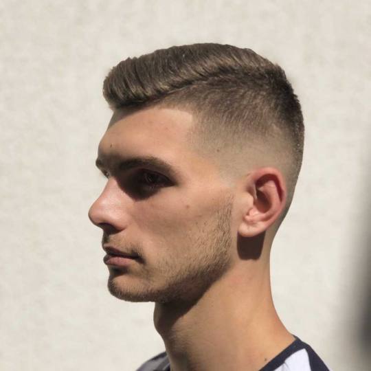 Headroom #beograd Muško šišanje Muško šišanje makazama + mašinicom ✂️ Nikola