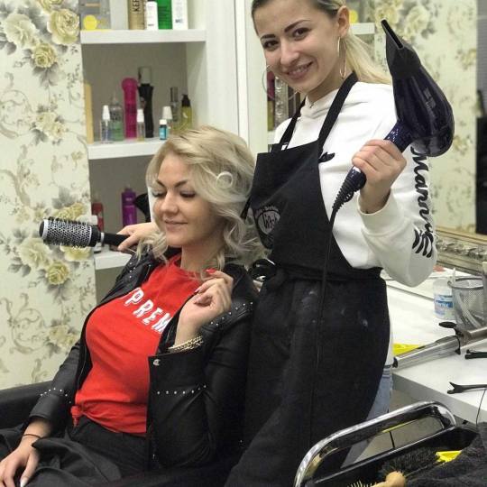Estetic studio Ognjanović #beograd Feniranje i stilizovanje Feniranje na ravno / lokne - duga kosa 