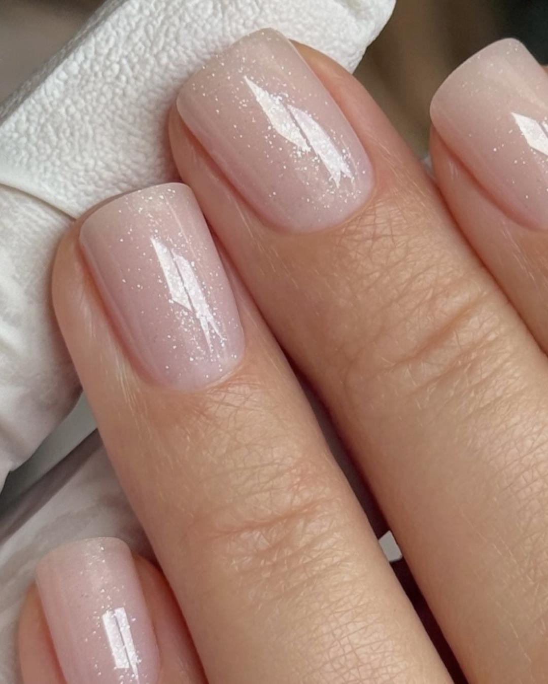 Amelini beauty concept #beograd Gel lak Manikir + gel lak RUBER baza + boja