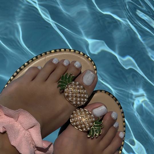 Lui beauty concept #beograd Estetski pedikir Estetski pedikir + gel lak