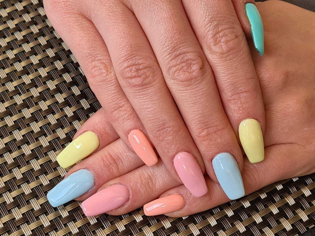 Bibi beauty centar #beograd Izlivanje noktiju Izlivanje noktiju gelom - dugi nokti