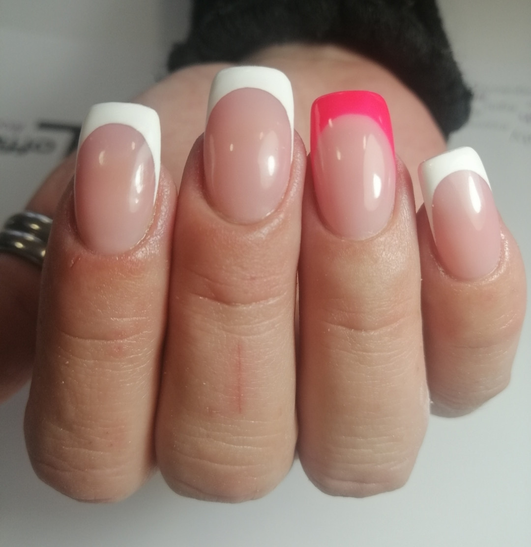 Nail office - TC BIG Rakovica #beograd Nadogradnja noktiju Nadogradnja noktiju tipsama + french - S dužina