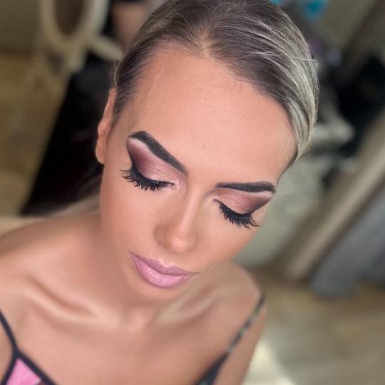 Bibi beauty centar #beograd Make-up / šminkanje Profesionalno šminkanje + veštačke trepavice mak