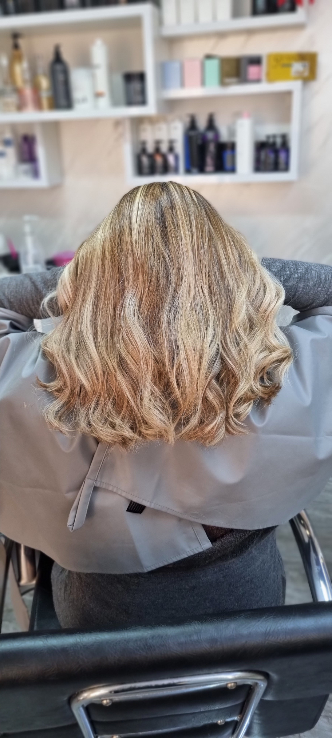 Royal Cut by Pro Cut #beograd Farbanje kose Farbanje cele dužine - kosa srednje dužine