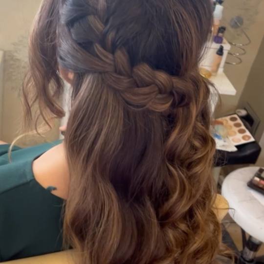 Bibi beauty centar #beograd Svečane i frizure za svadbu Svečana frizura - duga kosa frizura bY BiB