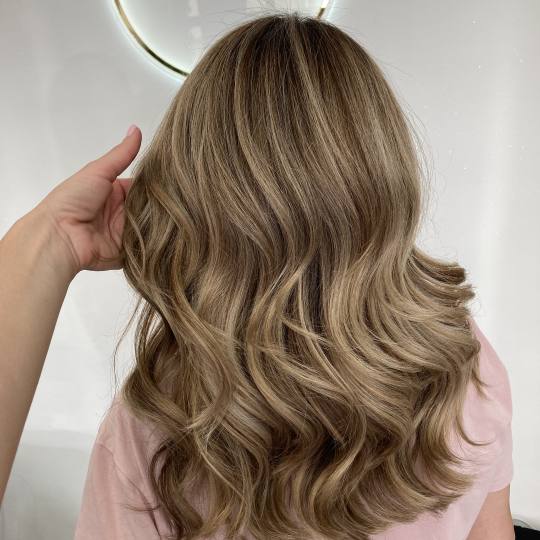 Atelje Glossy Hair #beograd Pramenovi Pramenovi na foliju - duga kosa