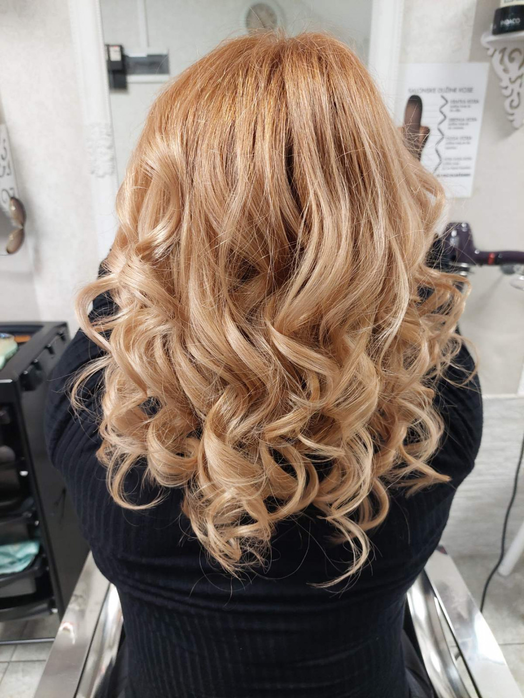 Beauty in Style DM #novisad Uvijanje, lokne i talasi Lokne na peglu - duga kosa