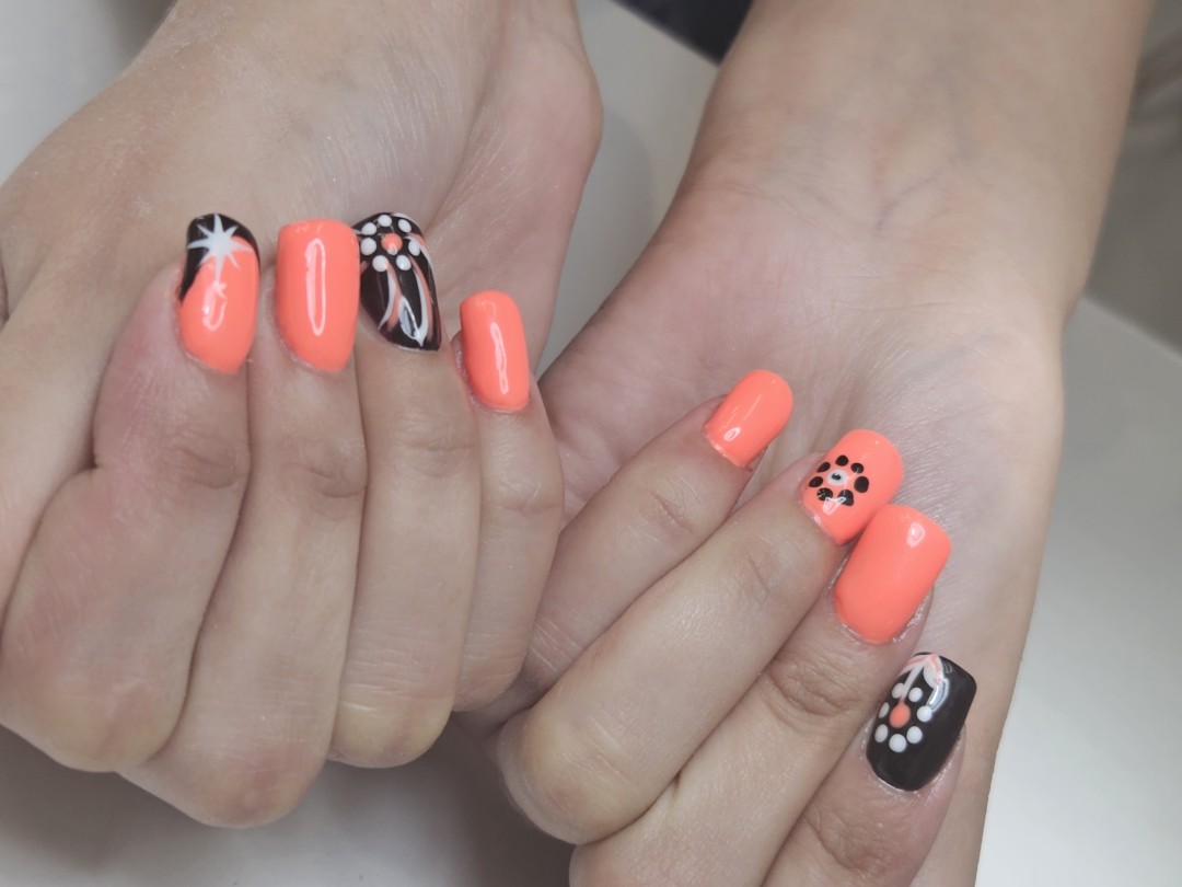 Beauty salon XL Lady #beograd Ojačavanje noktiju Korekcija ojačavanja prirodnih noktiju gelom + boja