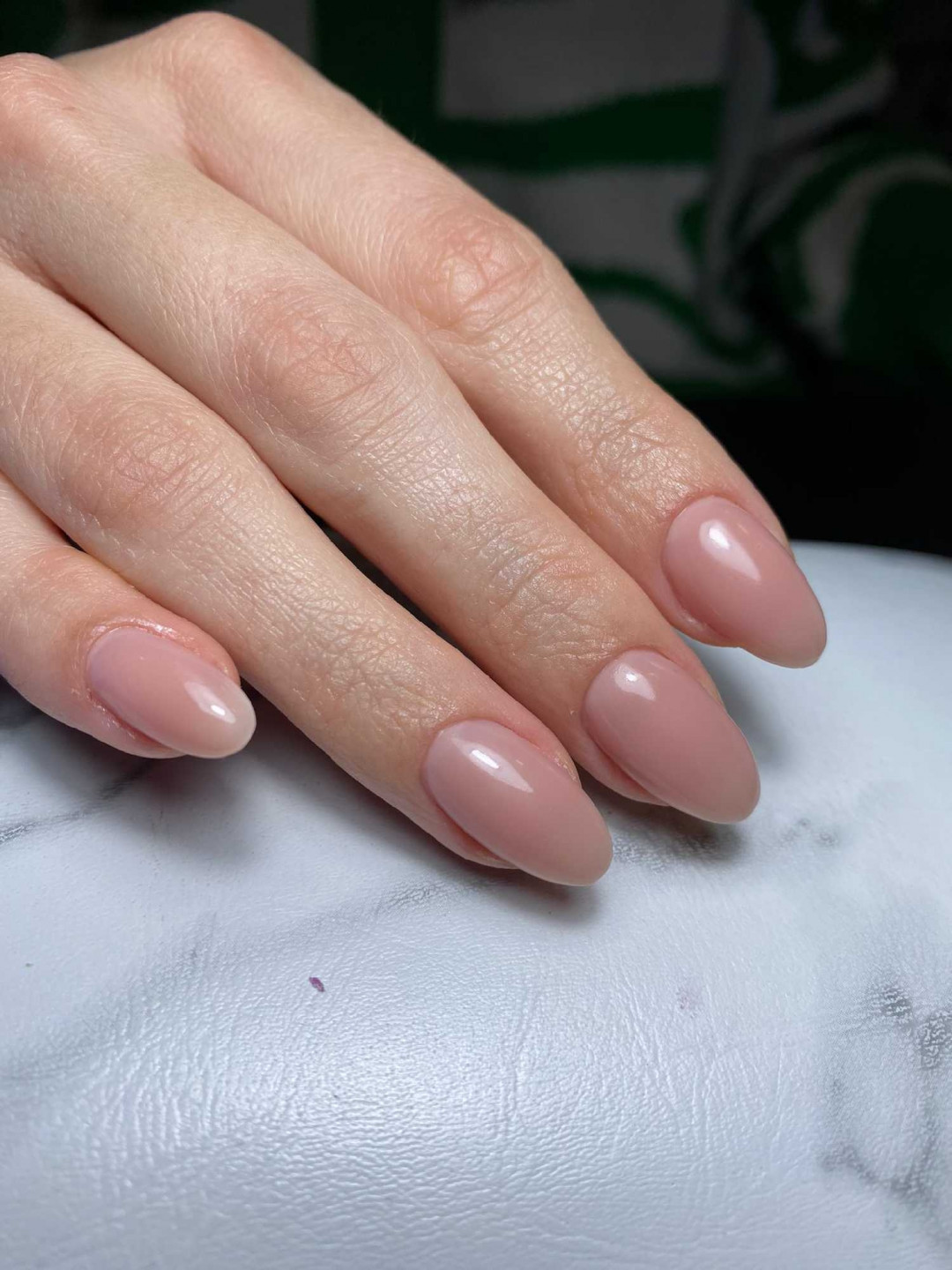 Ashanti Beauty Salon & Academy #beograd Izlivanje noktiju Izlivanje noktiju gelom - M dužina