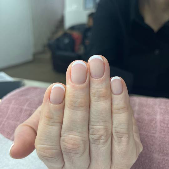 Your Majesty #beograd Korekcija noktiju Shellac manikir - korekcija manikir i shellac