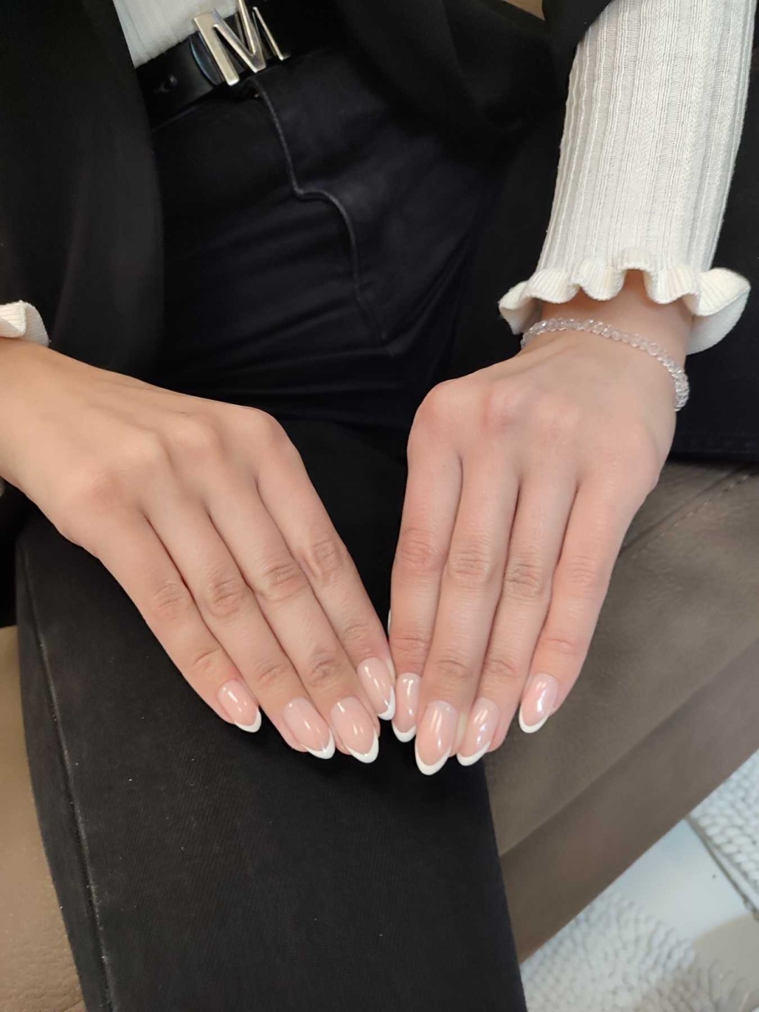 Monstera beauty salon #beograd Izlivanje noktiju Izlivanje noktiju gelom + french