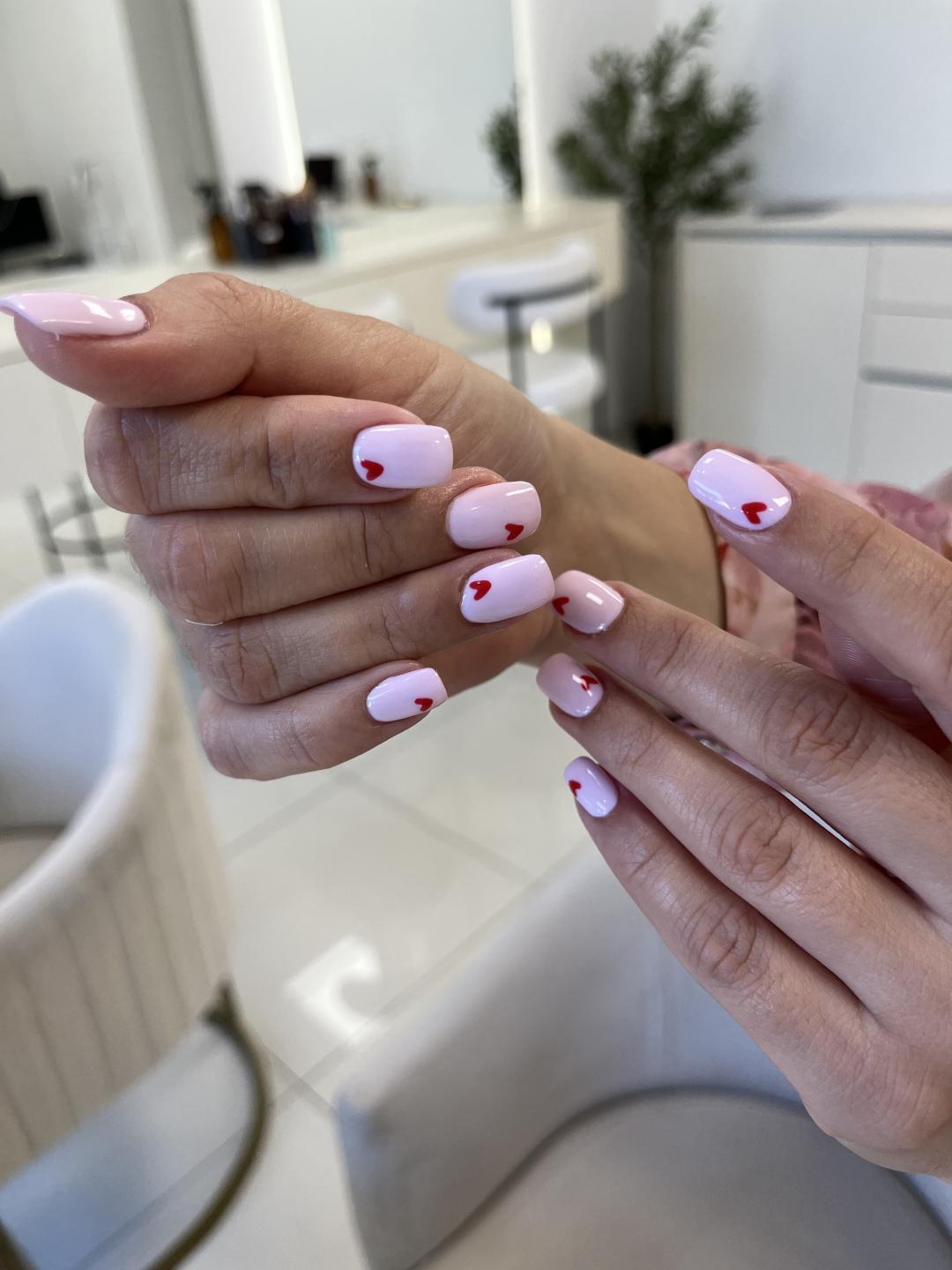 Manikir + gel lak - Glo, Beograd Gel lak Nokti Gel lak, Beograd, Novi Beograd blokovi, Belville, Savski kej