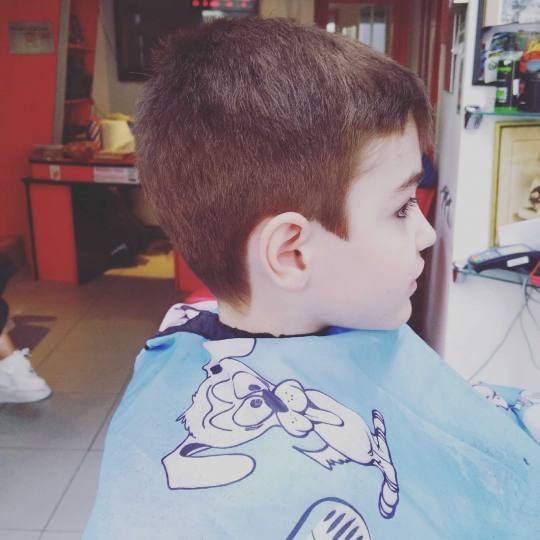 Bibbis Hair studio & Barber #beograd Muško šišanje Muško šišanje makazama i mašinicom Decije 